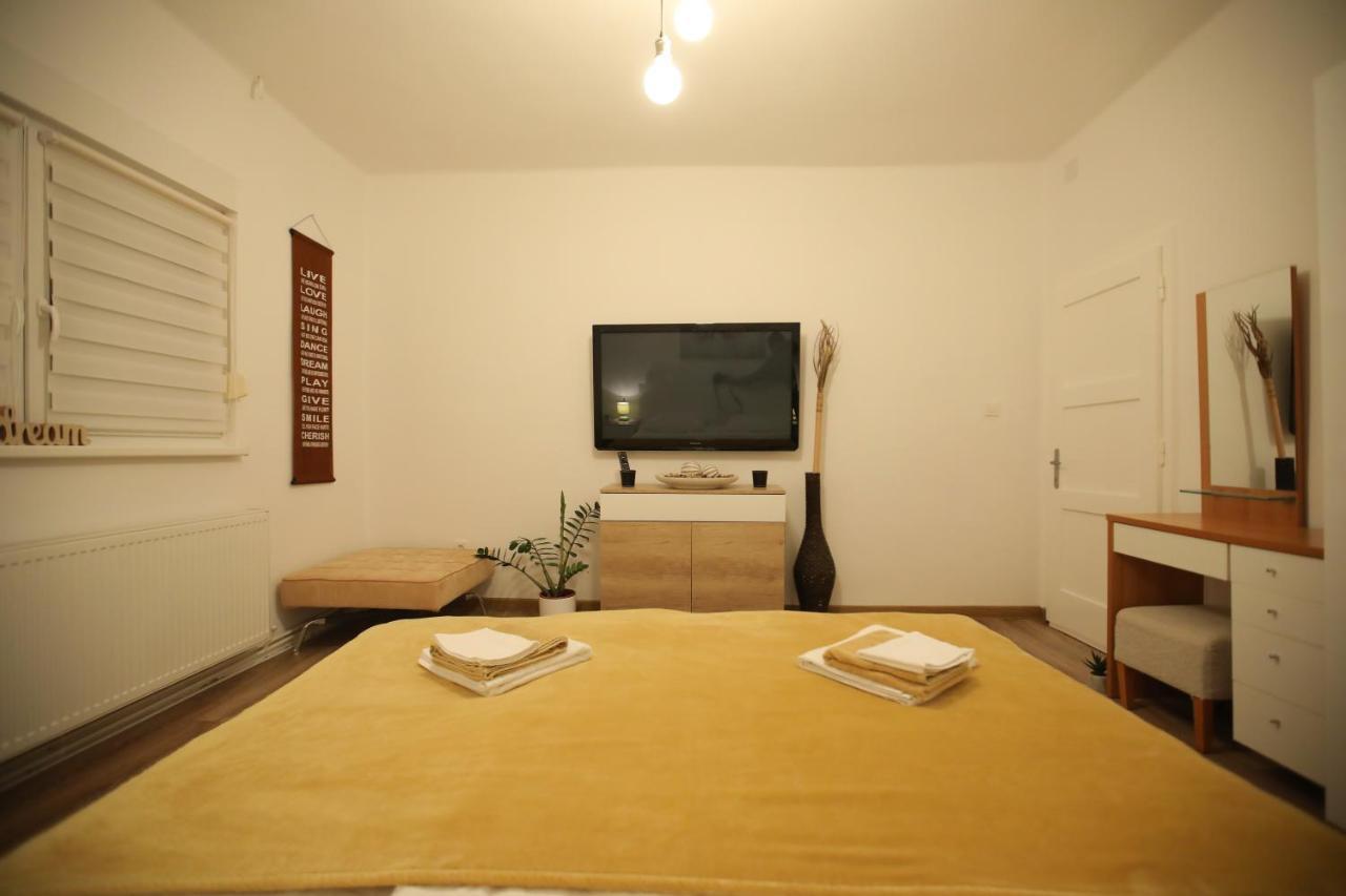 Apartment Inosijek- Feels Like *